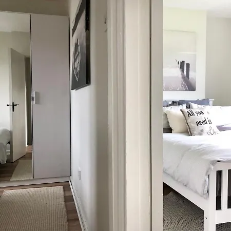 Апартаменты Charming, Modern Masonette In Heart Of River Town Фермой