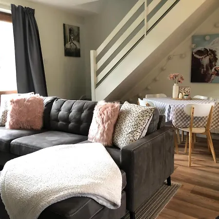 Charming, Modern Masonette In Heart Of River Town Апартаменты Фермой