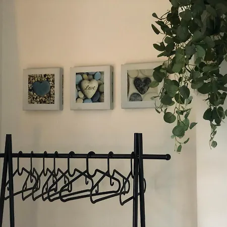 Charming, Modern Masonette In Heart Of River Town Апартаменты Фермой