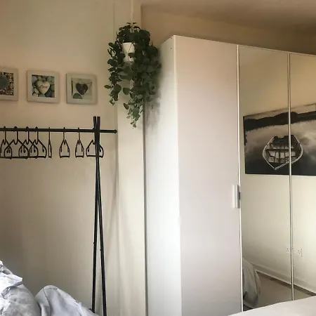 Апартаменты Charming, Modern Masonette In Heart Of River Town Фермой